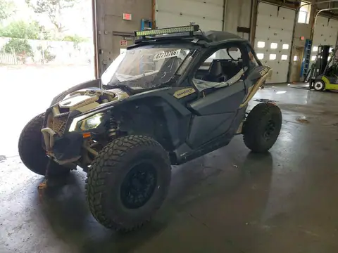 3JBVPAV40PE000734 — 2023 Can-Am Maverick X3, фото 2 с аукциона Аукцион 24.09.2026, Повреждения снизу