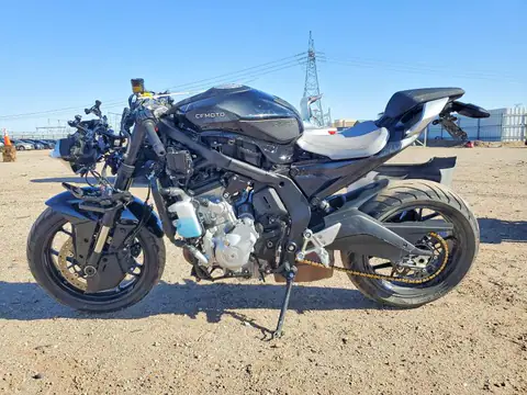 LCEPEVLP8S6000544 — 2025 Cf Moto 675SS, фото 3 с аукциона Аукцион 15.10.2026, Передняя часть