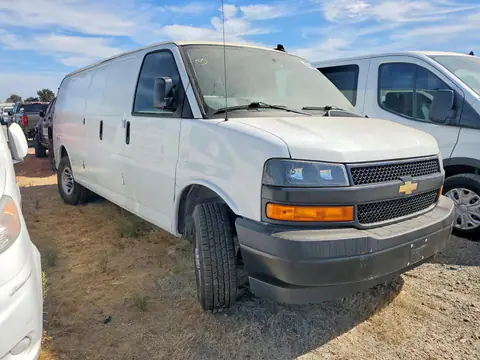 1GCZGHF78R1201125 — 2024 Chevrolet Express G3500, фото 4 с аукциона Аукцион 07.10.2026, Повреждения снизу