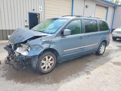 2A4RR5D18AR293256 — 2010 Chrysler TOWN & Country, Передняя часть (Front End), фото до ремонта