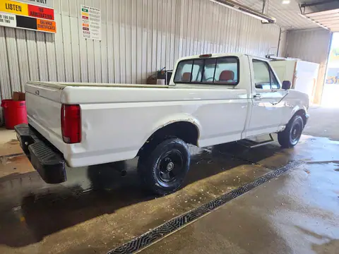 1FTDF15Y6SNA64943 — 1995 Ford F150, фото 3 с аукциона Аукцион 15.10.2026, Повреждения снизу
