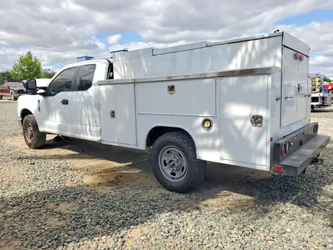 2022 FORD F350 VIN 1FD8X3E64NEE94642 фото 2