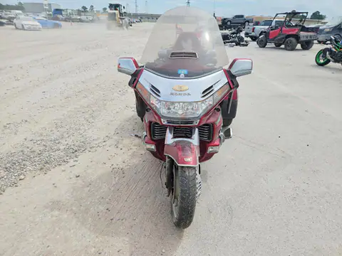 1HFSC2240YA200156 — 2000 Honda GL1500, фото 2 с аукциона Аукцион 02.10.2026, Пожар двигателя