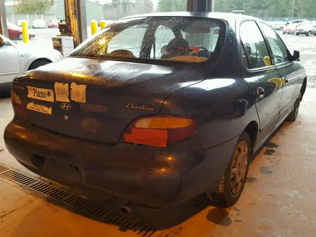 KMHJF24M9WU695409 — 1998 Hyundai Elantra, фото 4 с аукциона Аукцион 20.03.2018, Мелкие вмятины и царапины