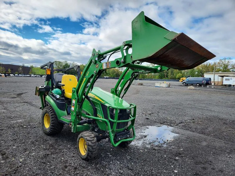 2021 JOHN DEERE 1025R VIN 1LV1025RCMM816479 фото 1
