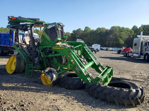 1P06105EAP6251281 — 2023 John Deere 6105E, Опрокидывание (Rollover), фото до ремонта