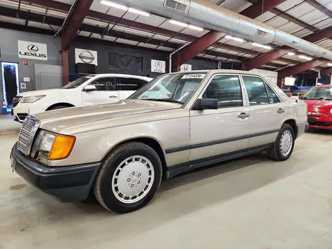 WDBEA30D8KA949153 — 1989 Mercedes-Benz 300, Мелкие вмятины и царапины (Minor Dent/Scratches), фото до ремонта