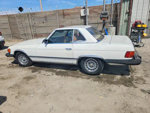 WDBBA45A5EA007167 — 1984 Mercedes-Benz 380, фото 2 с аукциона Аукцион 05.10.2026, Естественный износ