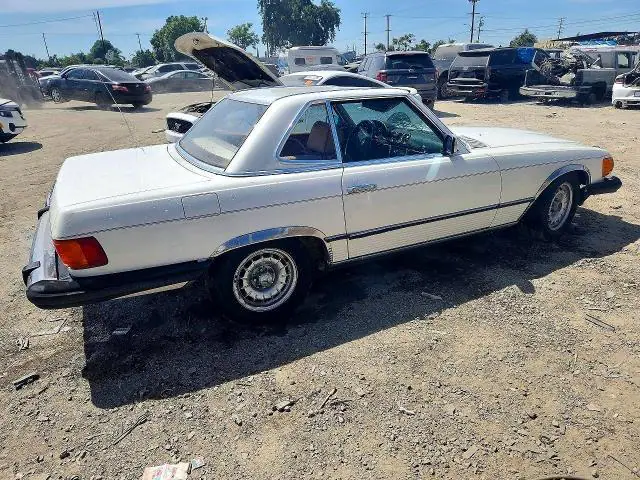 WDBBA45A5EA007167 — 1984 Mercedes-Benz 380, фото 3 с аукциона Аукцион 05.10.2026, Естественный износ