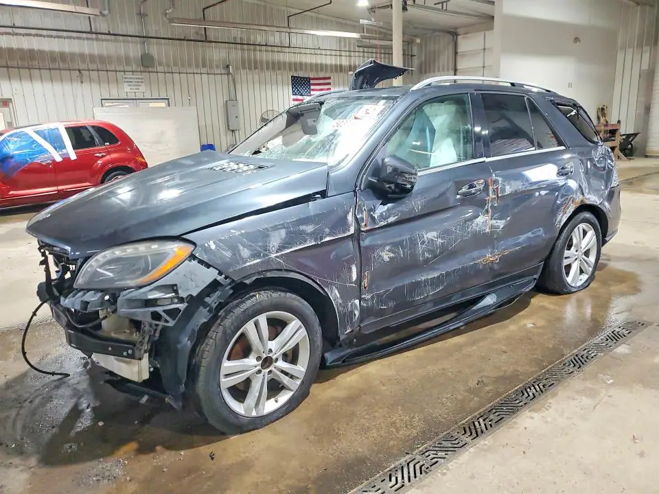 4JGDA5HB8DA164660 Mercedes-Benz ML 2013 — повреждение Передняя часть, фото до ремонта