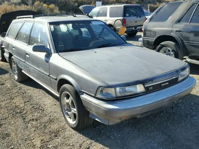 JT2VV22W3K0037754 — 1989 Toyota Camry, Мелкие вмятины и царапины (Minor Dent/Scratches), фото до ремонта
