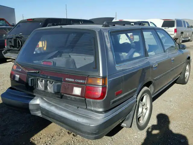 JT2VV22W3K0037754 — 1989 Toyota Camry, фото 4 с аукциона Аукцион 14.12.2017, Мелкие вмятины и царапины