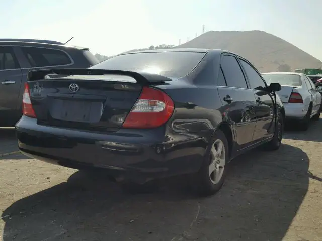JTDBF32K220084509 — 2002 Toyota Camry, фото 4 с аукциона Аукцион 14.12.2017, Механические повреждения