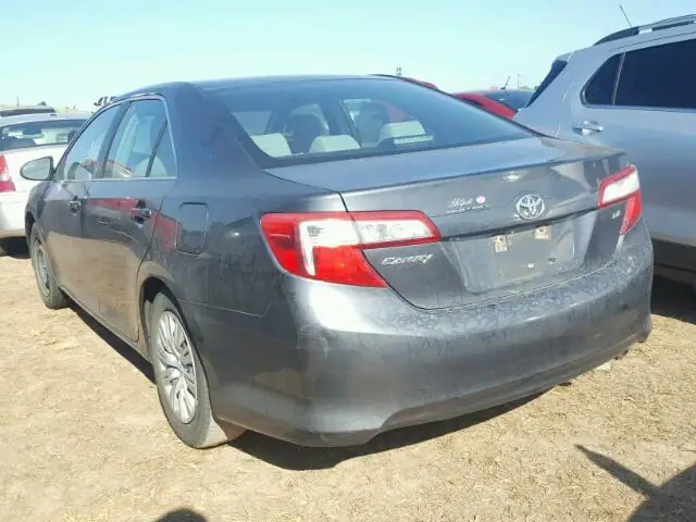 4T4BF1FK5CR258387 — 2012 Toyota Camry, фото 3 с аукциона Аукцион 14.12.2017, Подтопление