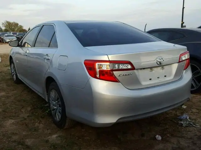 4T1BF1FK2EU392898 — 2014 Toyota Camry, фото 3 с аукциона Аукцион 14.12.2017, Подтопление