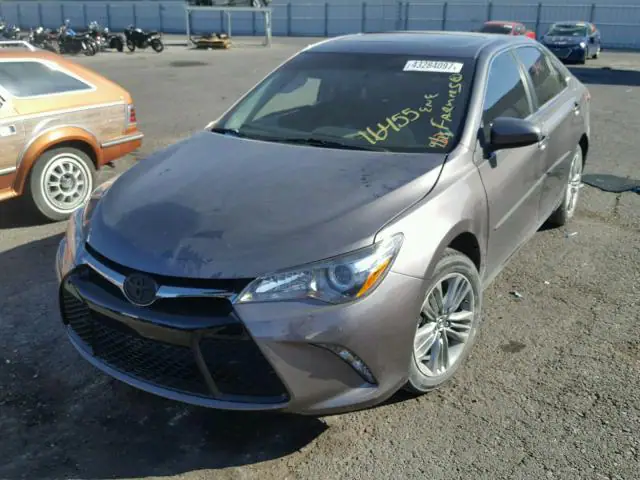 4T1BF1FKXFU081205 — 2015 Toyota Camry, фото 2 с аукциона Аукцион 14.12.2017, Боковая часть