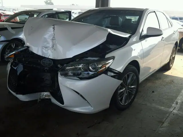 4T1BF1FK2HU330891 — 2017 Toyota Camry, фото 2 с аукциона Аукцион 14.12.2017, Передняя часть