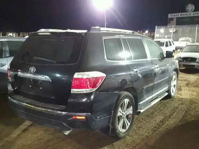 5TDYK3EH1CS083243 — 2012 Toyota Highlander, фото 4 с аукциона Аукцион 18.12.2017, Подтопление