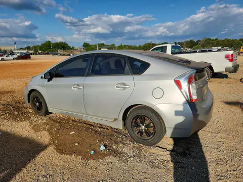 JTDKN3DUXF0439773 — 2015 Toyota Prius, фото 2 с аукциона Аукцион 07.10.2026, Механические повреждения