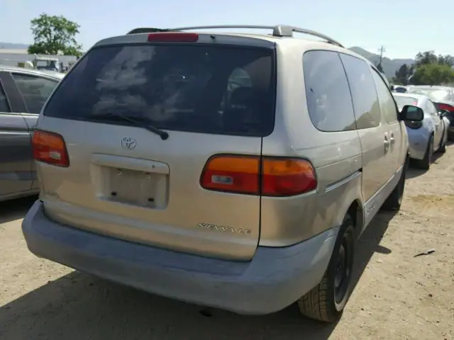 4T3ZF13C6YU172736 — 2000 Toyota Sienna, фото 4 с аукциона Аукцион 15.05.2018, Механические повреждения