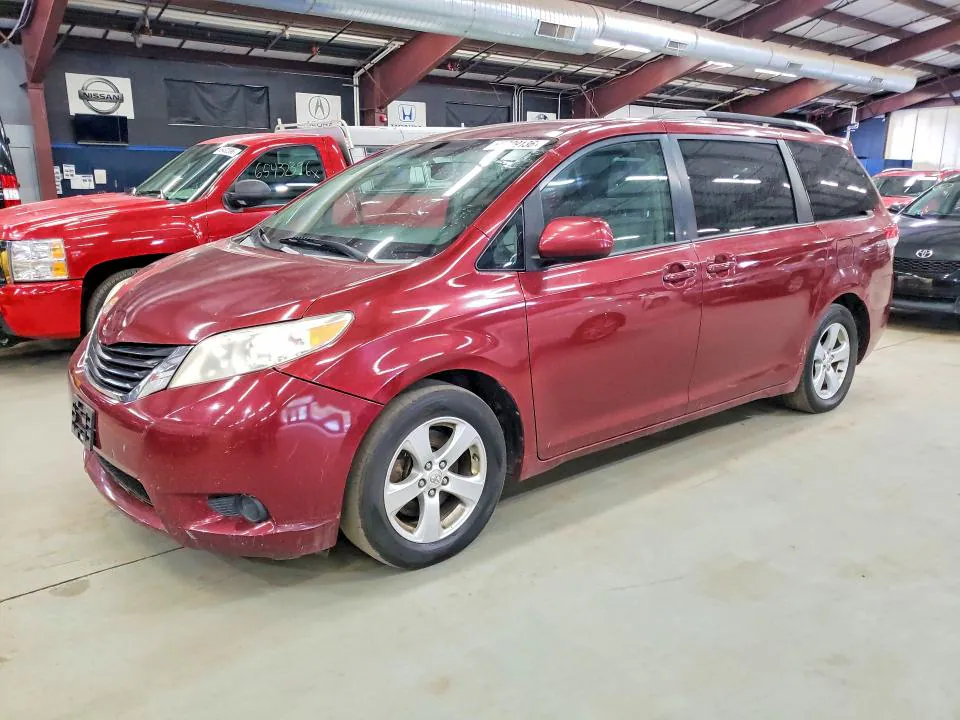 2011 TOYOTA SIENNA VIN 5TDKK3DC8BS156246 фото 1