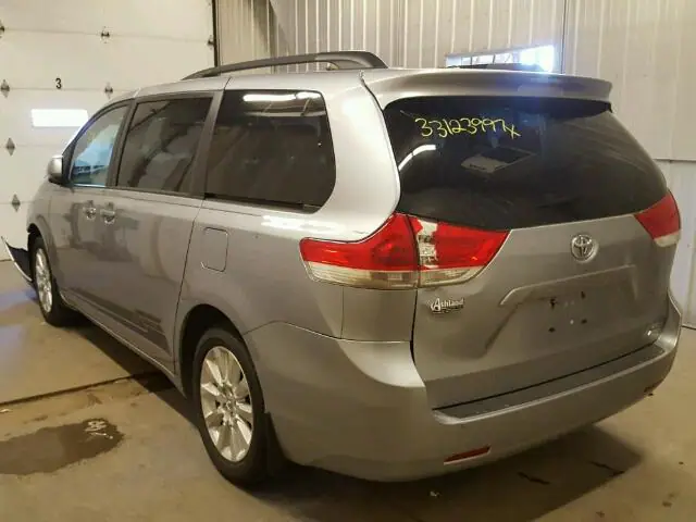 5TDJK3DC5CS032609 — 2012 Toyota Sienna, фото 3 с аукциона Аукцион 27.04.2018, Передняя часть