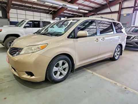 5TDKK3DC8DS293383 — 2013 Toyota Sienna, Боковая часть (Side), фото до ремонта