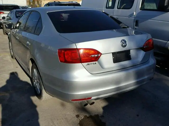 3VWDK7AJ6BM329200 — 2011 Volkswagen Jetta, фото 3 с аукциона Аукцион 12.02.2018, Передняя часть