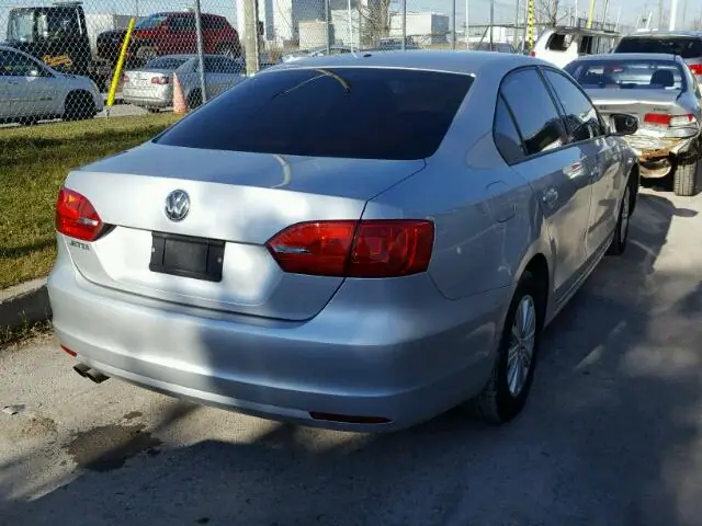 3VWDK7AJ6BM329200 — 2011 Volkswagen Jetta, фото 4 с аукциона Аукцион 12.02.2018, Передняя часть