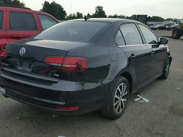 3VWB67AJ6HM248122 — 2017 Volkswagen Jetta, фото 4 с аукциона Аукцион 06.02.2018, Передняя часть